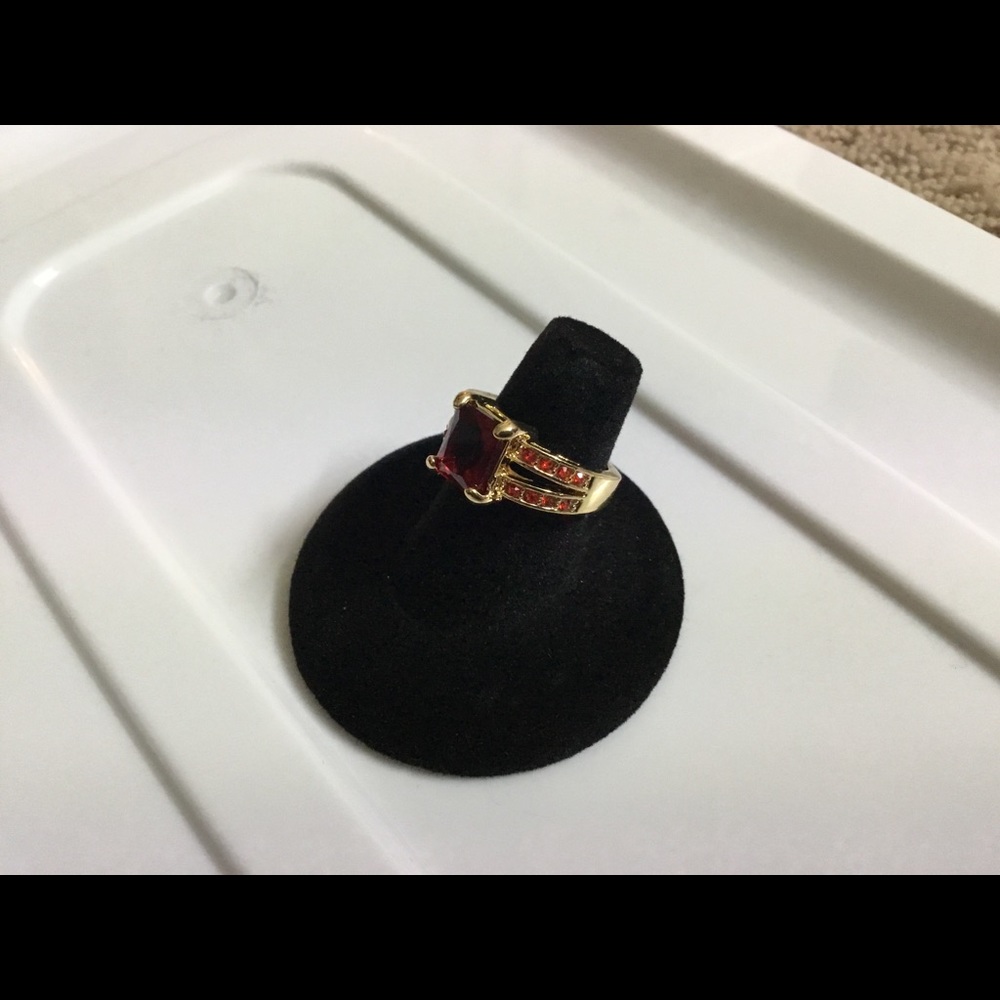 Women’s  Red Ruby Stone Ring (Size 6) Gold plated - Picture 5 of 8